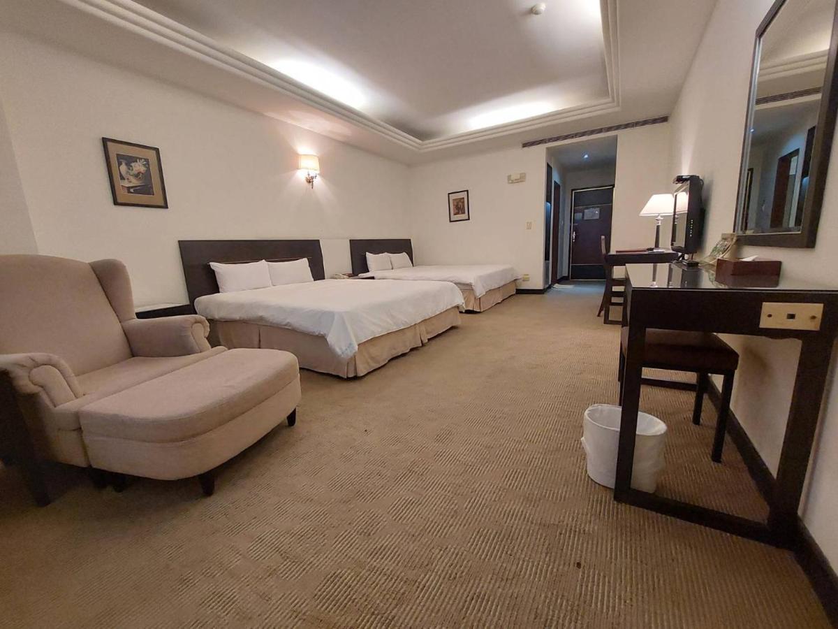 Herkang Hotel Taichung Extérieur photo