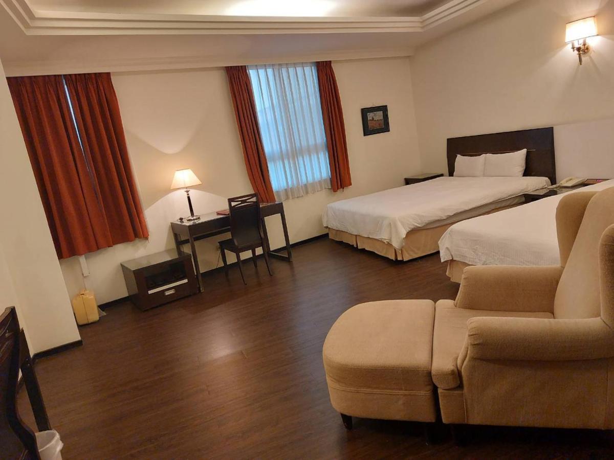 Herkang Hotel Taichung Extérieur photo