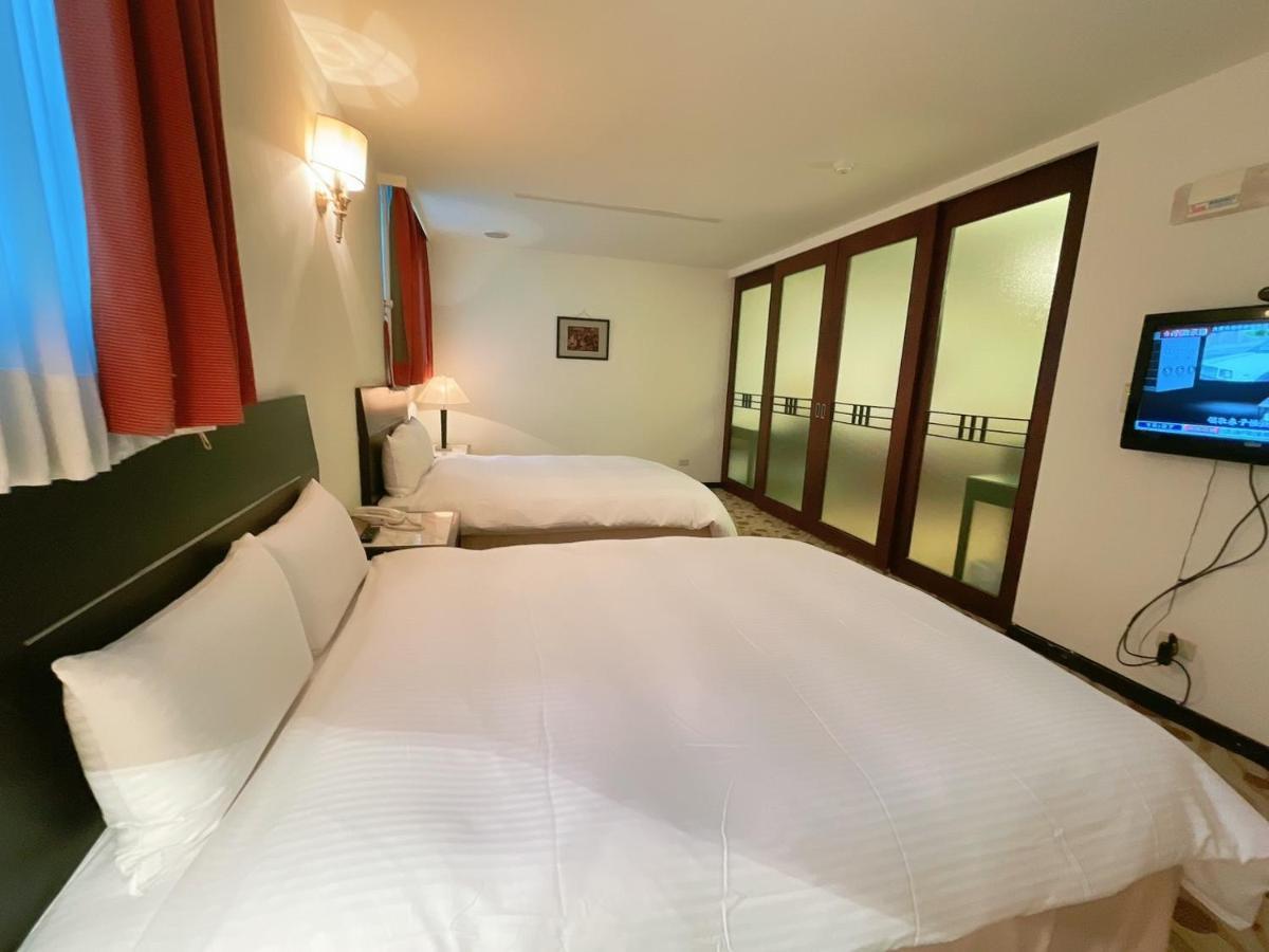 Herkang Hotel Taichung Extérieur photo