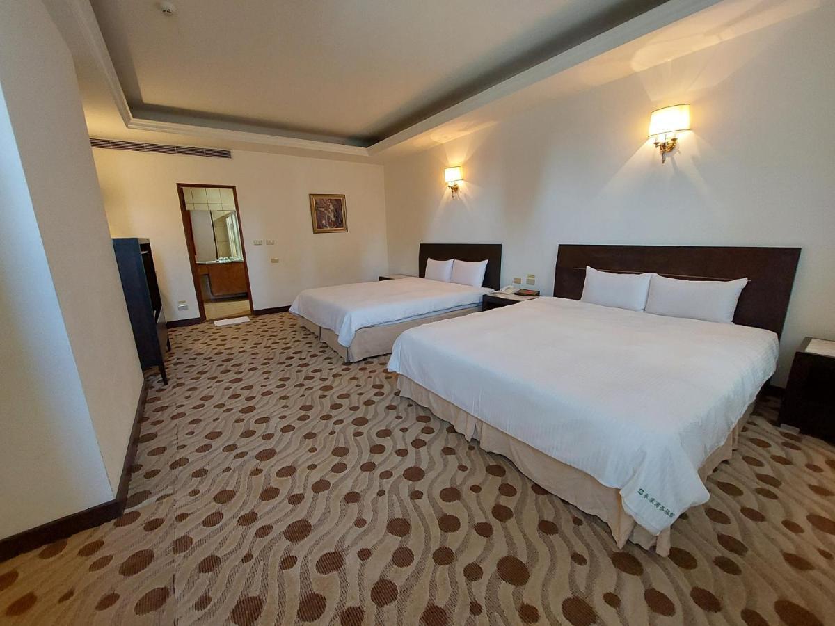 Herkang Hotel Taichung Extérieur photo