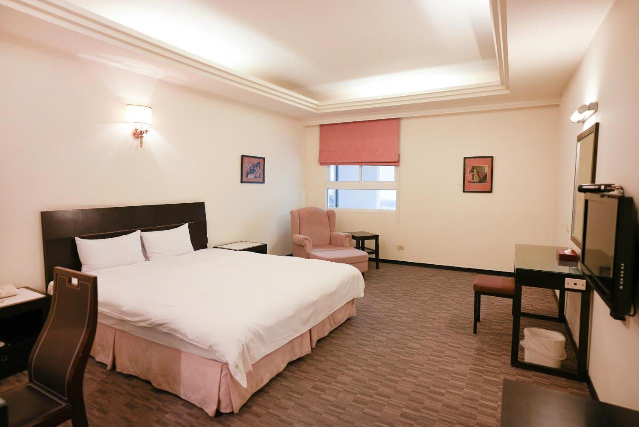 Herkang Hotel Taichung Extérieur photo