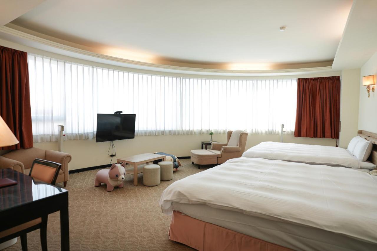 Herkang Hotel Taichung Extérieur photo