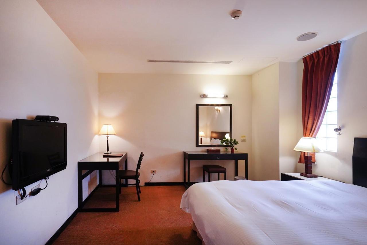 Herkang Hotel Taichung Extérieur photo