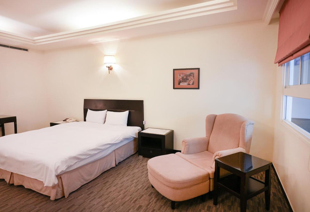 Herkang Hotel Taichung Extérieur photo