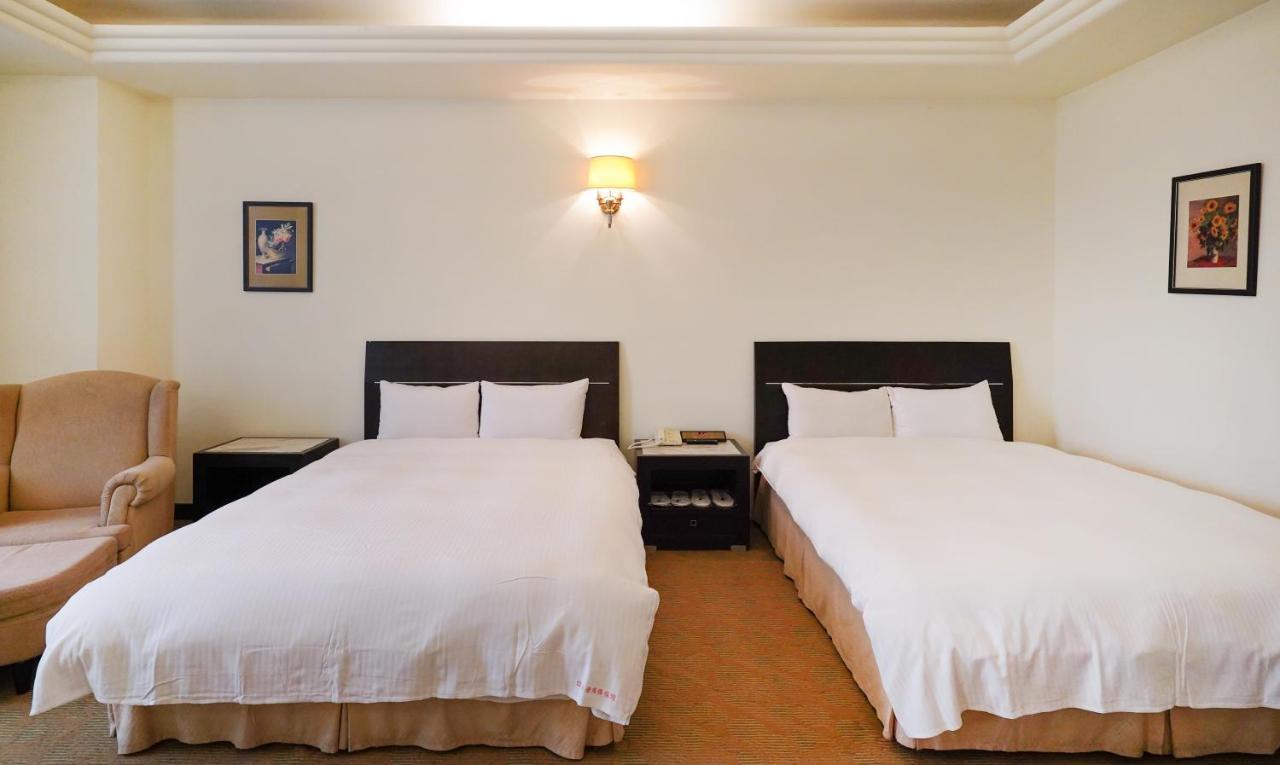Herkang Hotel Taichung Extérieur photo