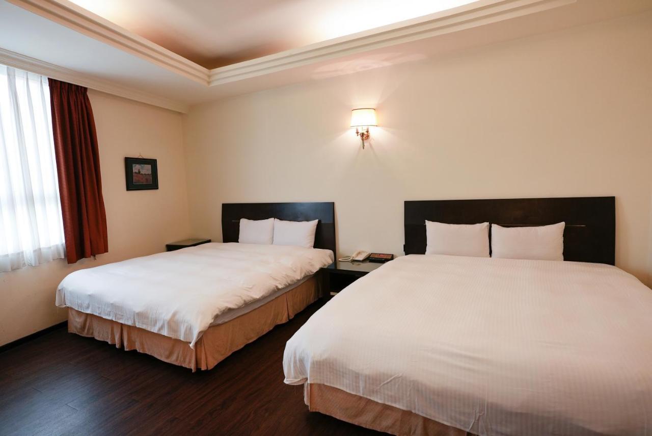 Herkang Hotel Taichung Extérieur photo