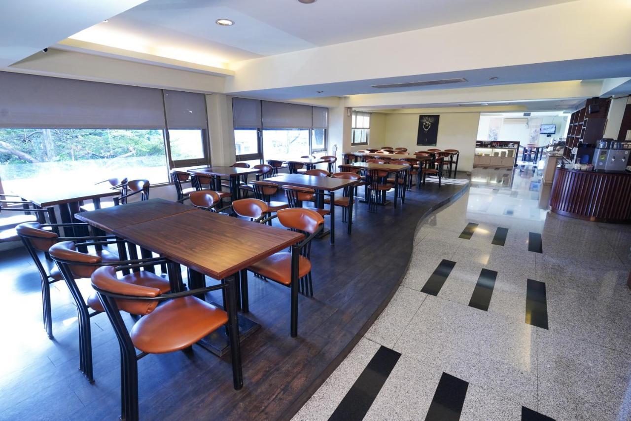 Herkang Hotel Taichung Extérieur photo
