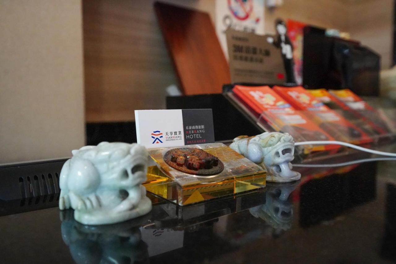 Herkang Hotel Taichung Extérieur photo
