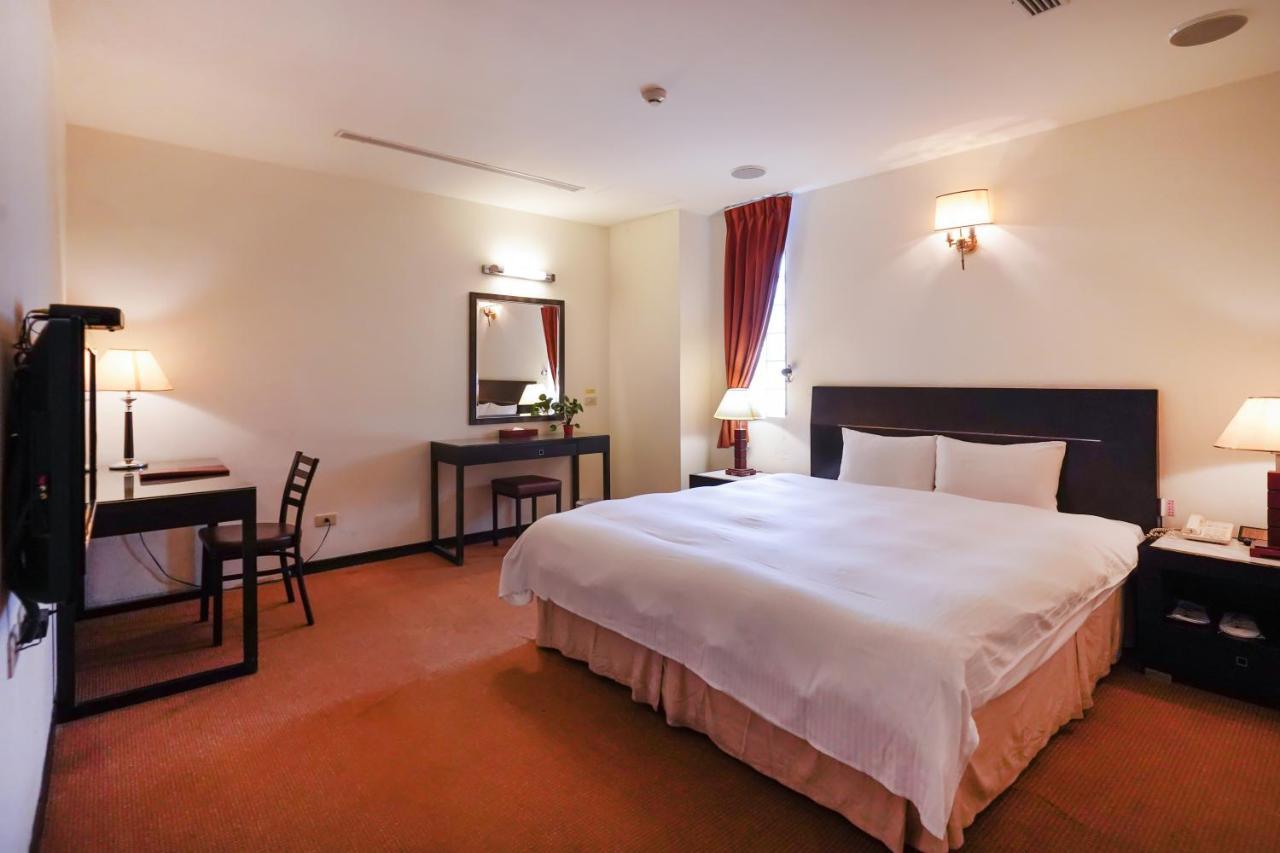 Herkang Hotel Taichung Extérieur photo