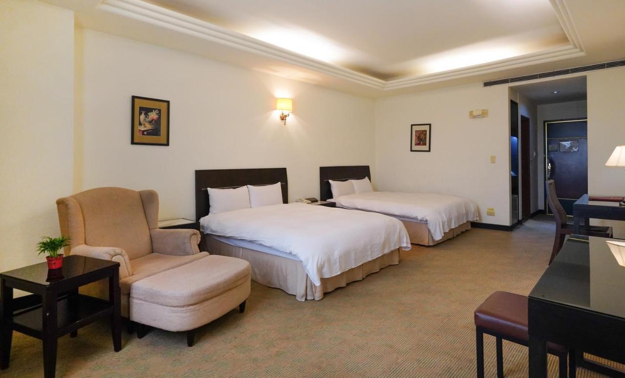 Herkang Hotel Taichung Extérieur photo