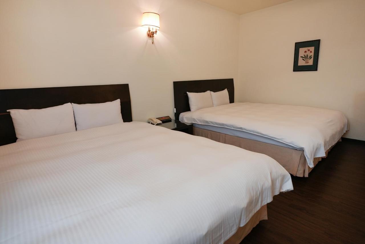 Herkang Hotel Taichung Extérieur photo
