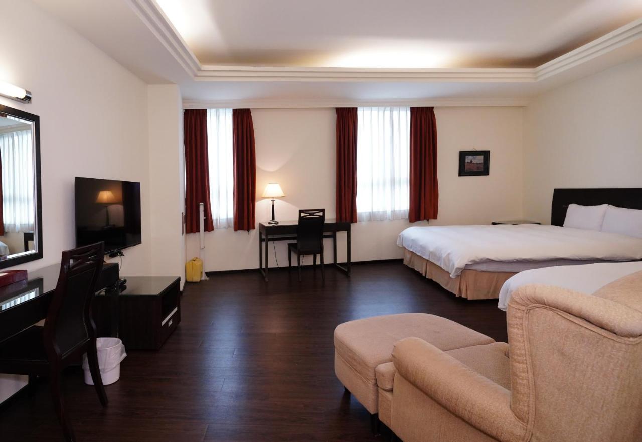 Herkang Hotel Taichung Extérieur photo