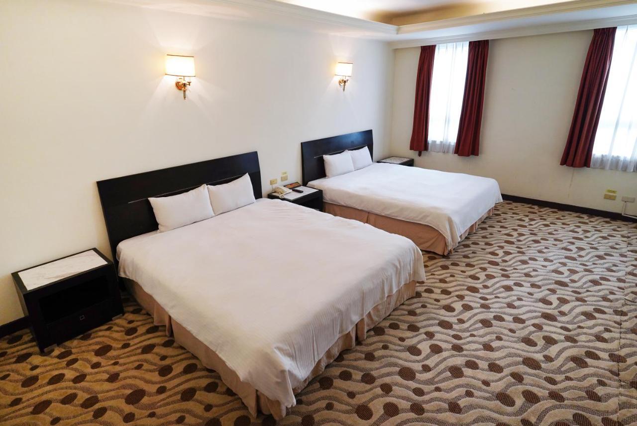 Herkang Hotel Taichung Extérieur photo