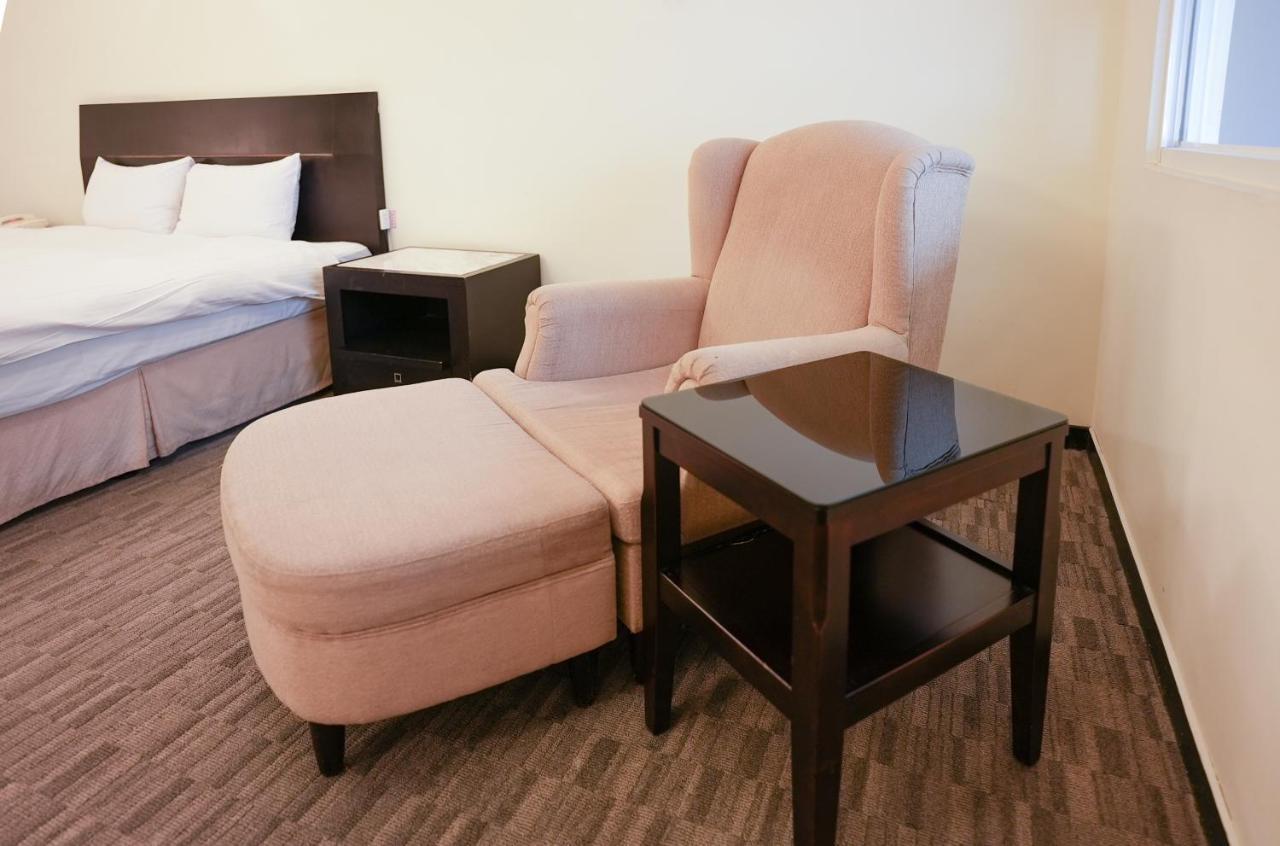 Herkang Hotel Taichung Extérieur photo