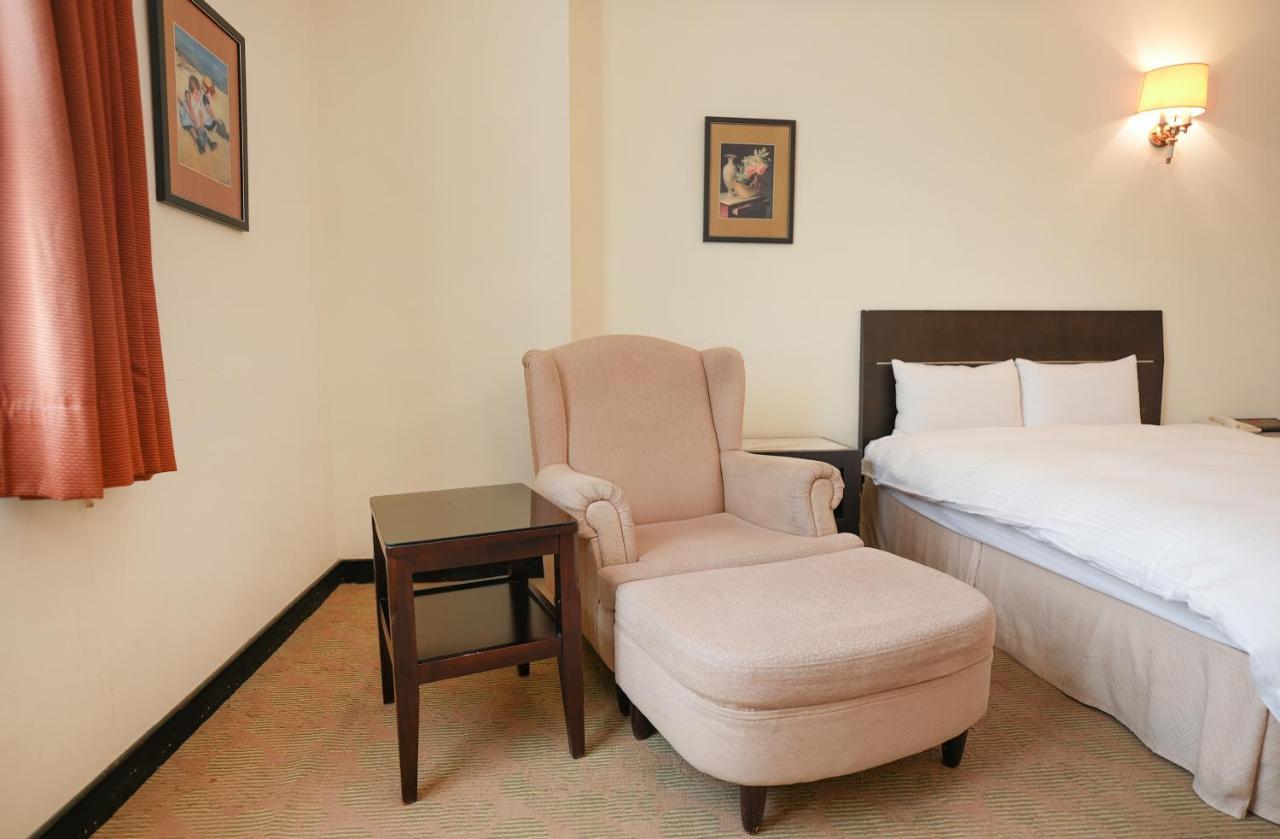 Herkang Hotel Taichung Extérieur photo