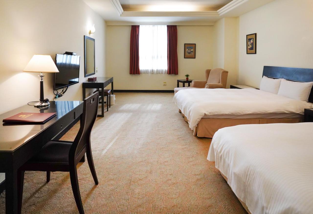 Herkang Hotel Taichung Extérieur photo