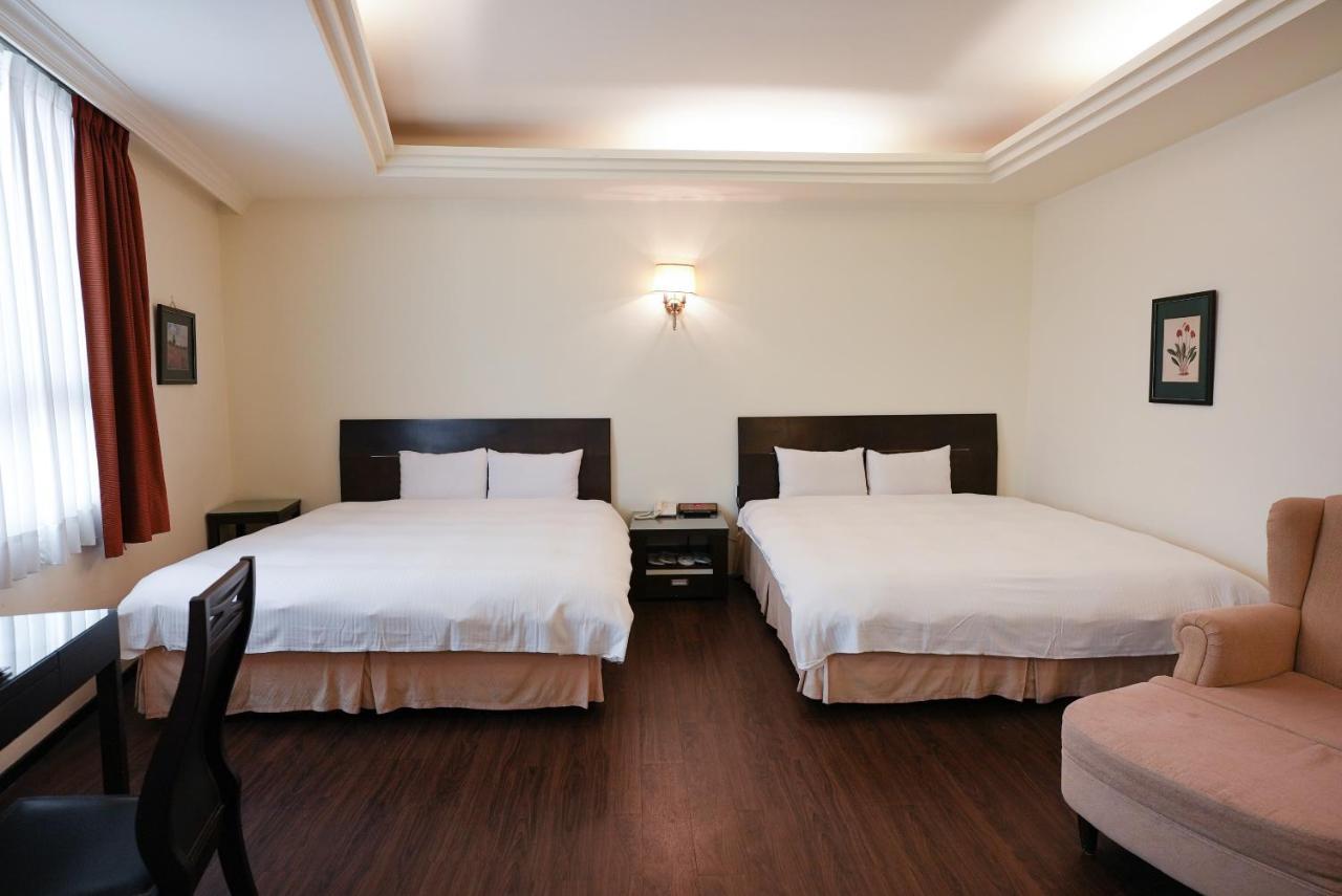 Herkang Hotel Taichung Extérieur photo