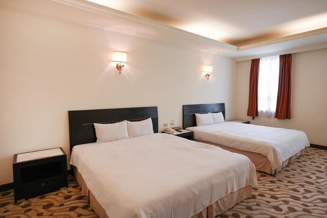 Herkang Hotel Taichung Extérieur photo