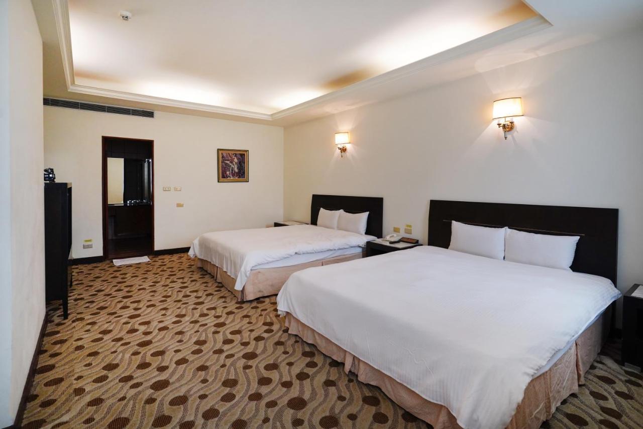 Herkang Hotel Taichung Extérieur photo
