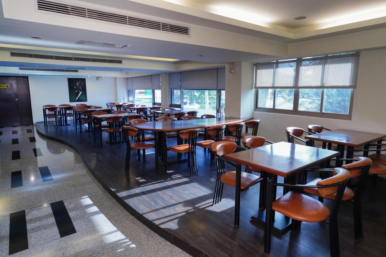 Herkang Hotel Taichung Extérieur photo