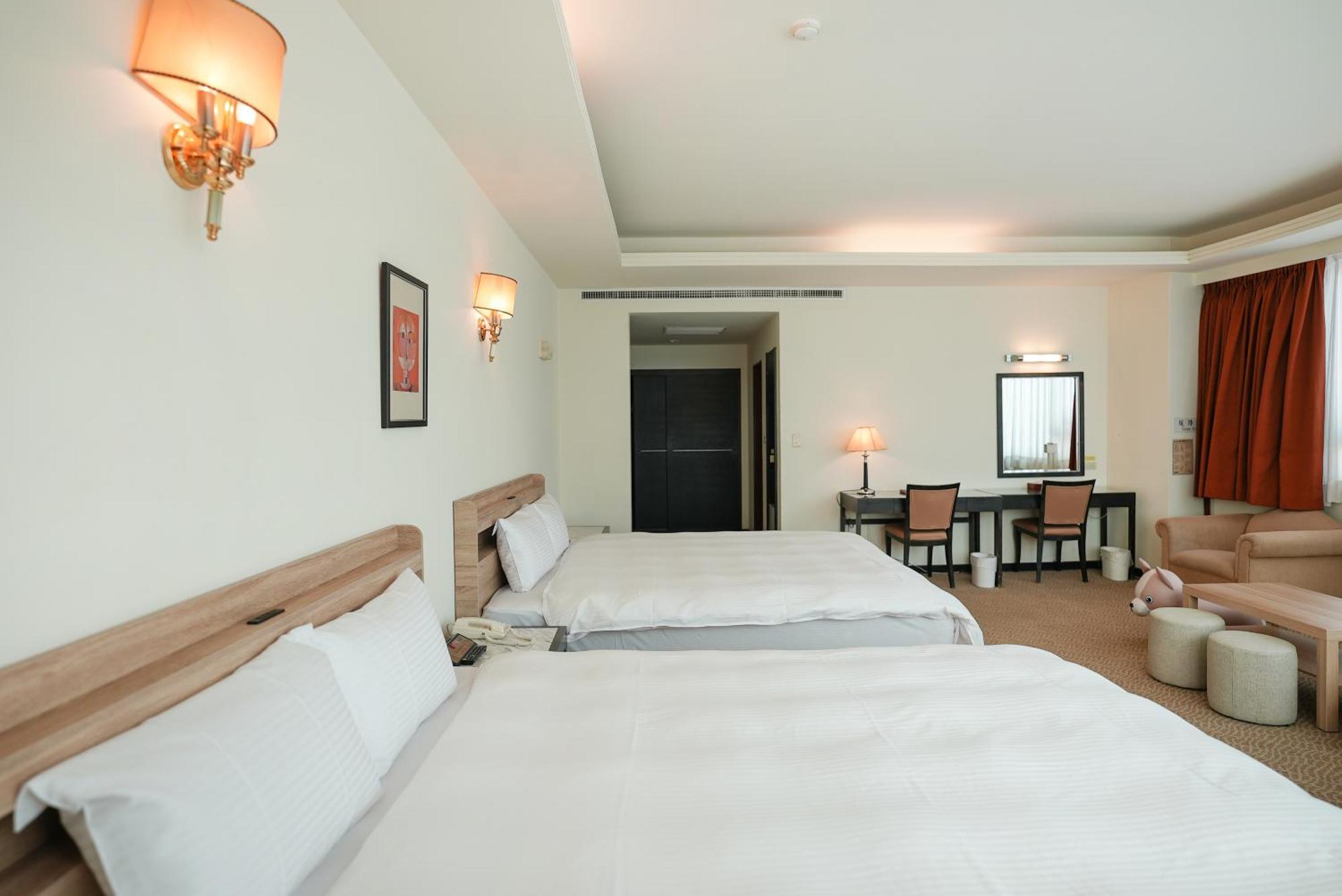 Herkang Hotel Taichung Extérieur photo